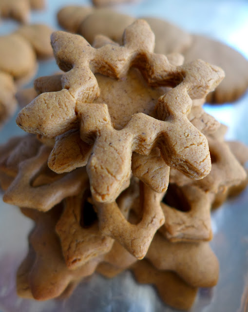 Gingerbread snowflake cookies