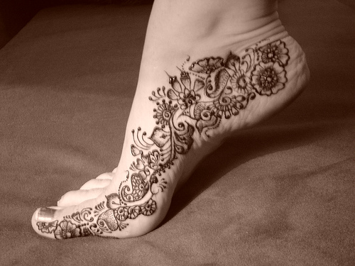 mehndi designs for feet simple