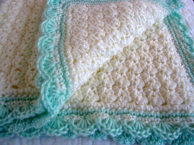 yarn blanket baby bernat australia Baby Grace :: Pattern Blanket Modern Free Design: