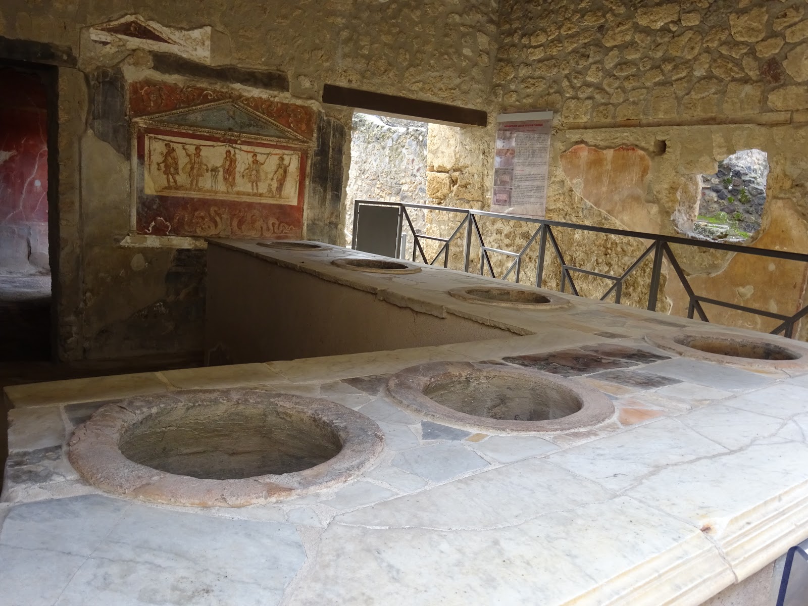 退職教授の見果てぬ夢 ナポリ旅行記 Vi ポンペイ遺跡 ３