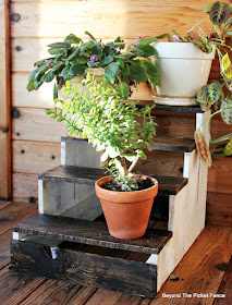 pallets, plant stand, step stool, DIY, http://bec4-beyondthepicketfence.blogspot.com/2016/04/pallet-plant-stepstool-diy.html