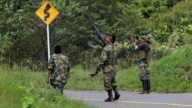 Luego de un bombardeo en Cauca que dejó 26 terroristas muertos, las Farc suspendió cese a fuego unilateral.
