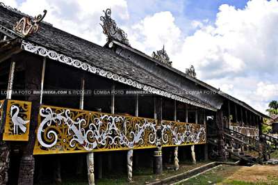 7 rumah  adat  tradisional indonesia yang unik BLOGAVEL