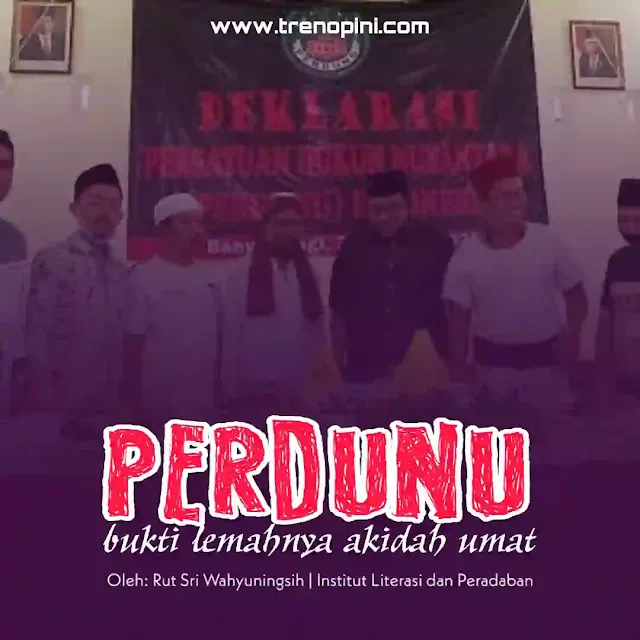 mereka yang mengaku dukun dan paranormal di Banyuwangi bersatu deklarasikan Perdunu (Persatuan Dukun Nusantara).