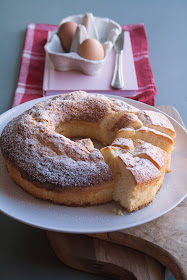 Ciambella morbida yogurt e miele, la ricetta senza burro