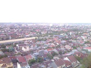 Pemandangan kota Makassar dari Menara Pinisi Universitas Negeri Makassar 3