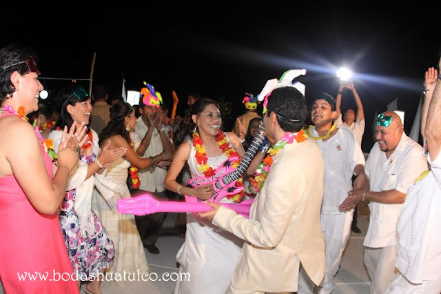 boda en playa, beach wedding, Oaxaca, México, Bodas Huatulco, Wedding Planner