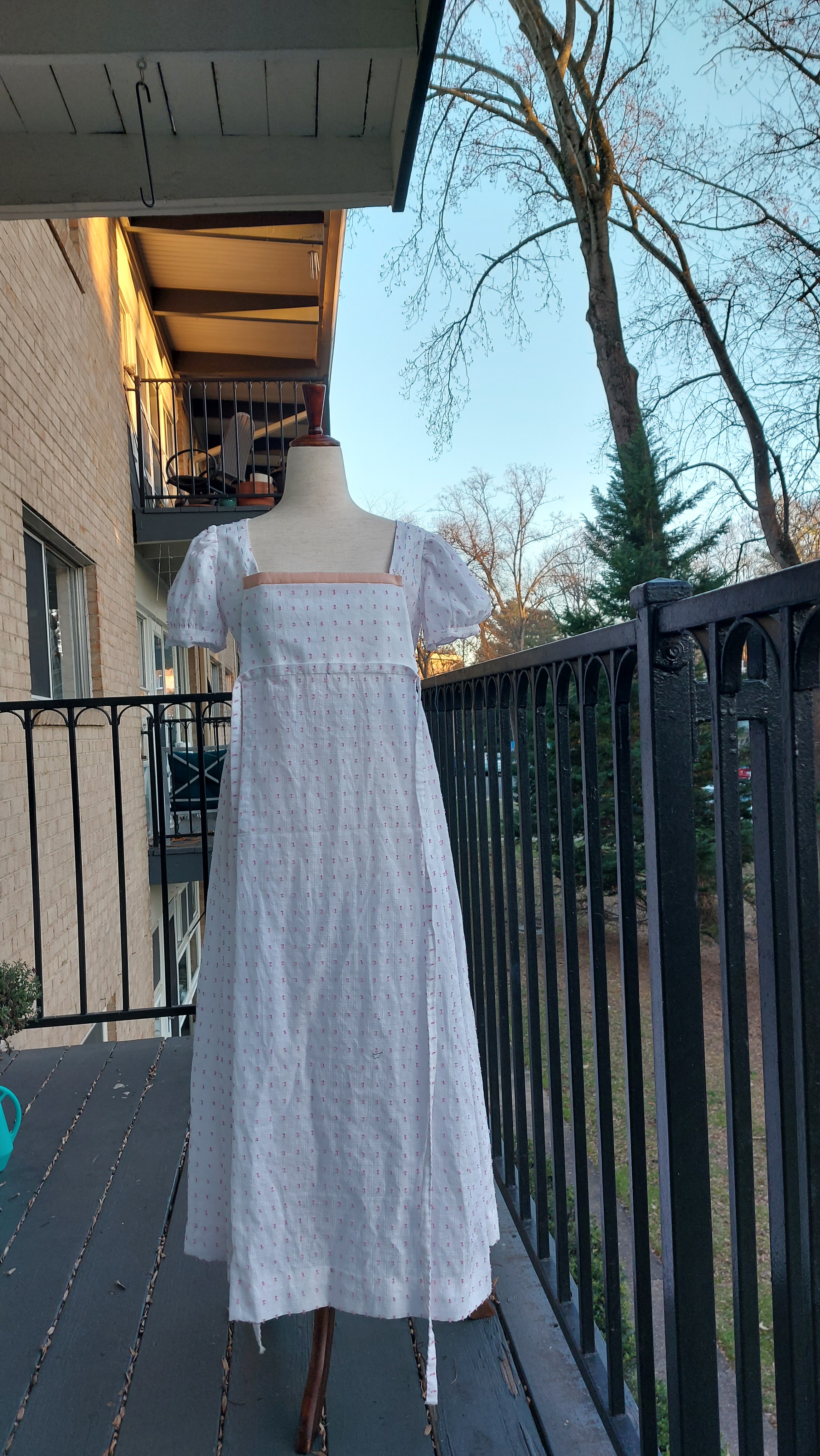 White Cotton Regency Dress – Simplicity 4055 | Crafting Through Time