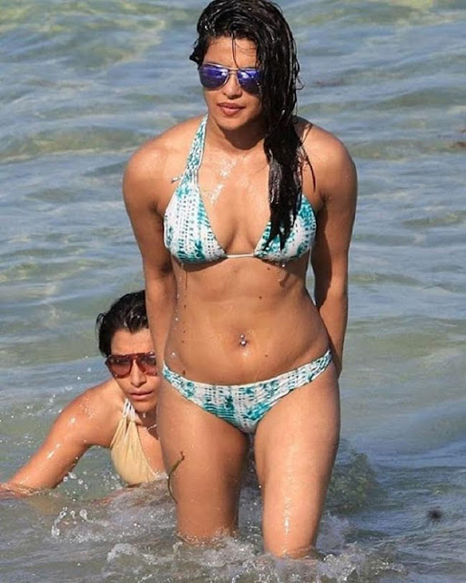 Priyanka Chopras Blue Bikini Sexy Picture at Miami Beach