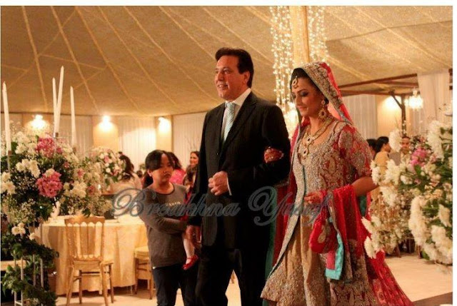 javed sheikh with her daughter