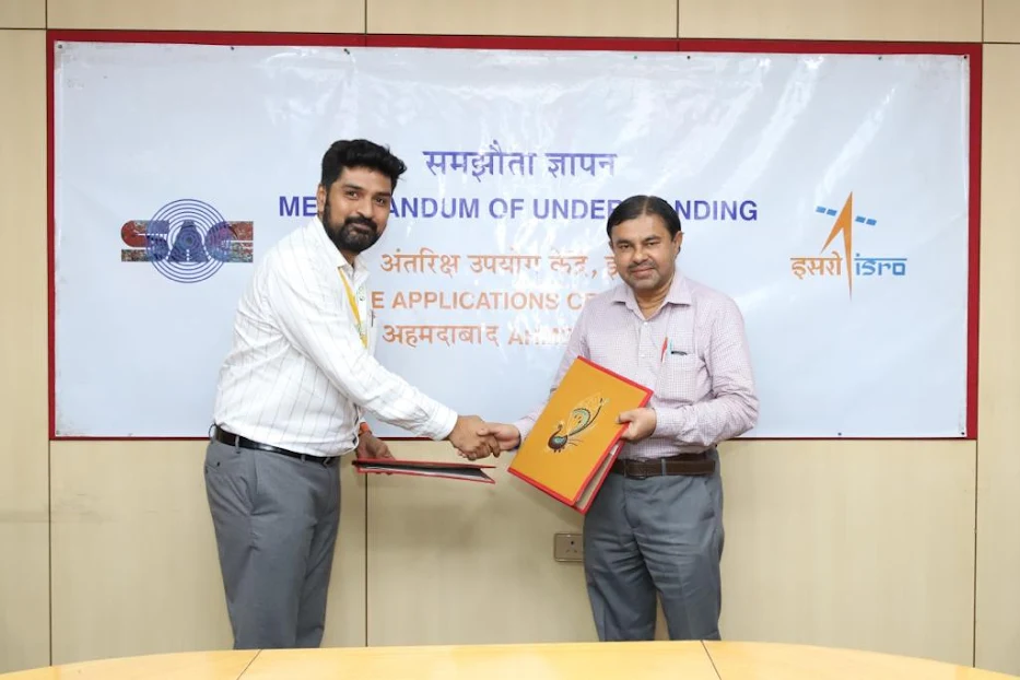 SAC, ISRO Inks MoU with Ahmedabad-based Nav Wireless Technologies for Satellite Communication in Space