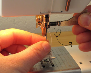 Как установить новую иглу на швейной машинке