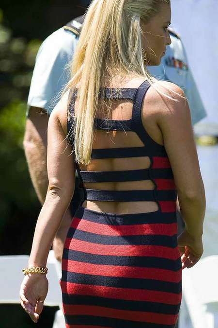 [gallery_main-0702_jessica_simpson_golf_04.jpg]