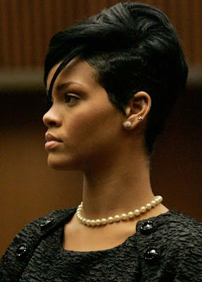 Rihanna Pearl Necklace