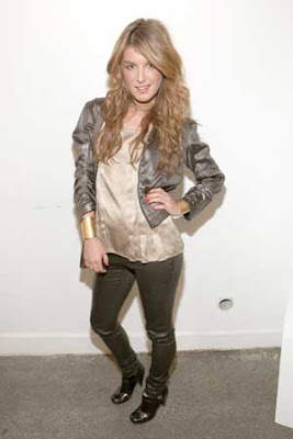 Shenae Grimes Elise Overland Fall 2009 Presentation Photos