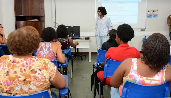 Salvador: Treinar para Empregar forma mulheres para atuar em supermercados