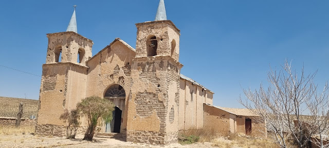 Die Kirche in der Gemeinde Salitre.