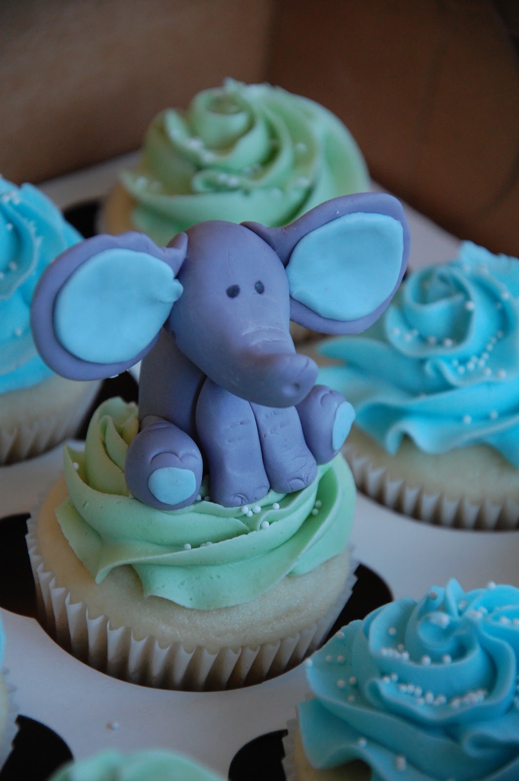 Angela-Barton's-Cakes:-Elephant-Baby-Shower-Cupcakes