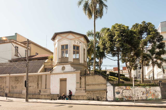 Nos fundos do Castelo Hauer