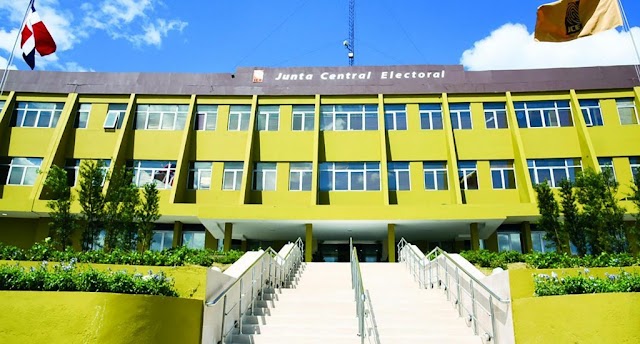 JCE dice realizará prueba regional de voto automatizado en 27 municipios y habilitará 57 recintos electorales