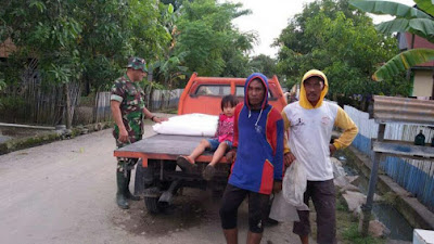 Petani Pinrang, Terima Kasih Pak Babinsa Ikut Mengawal Pendistribusian Pupuk Bersubsidi