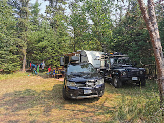 Land Rover Defender and Jayco X213