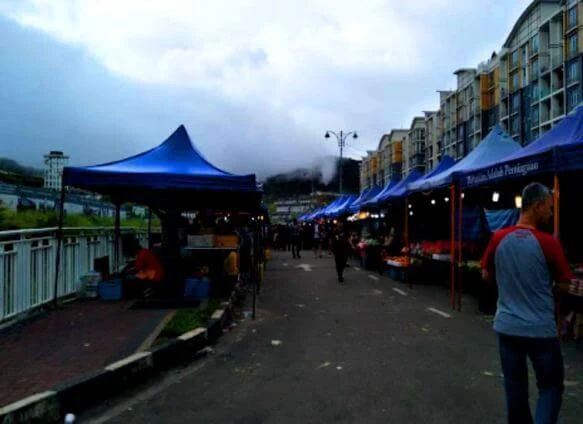 suasana night market cameron highland berkabus