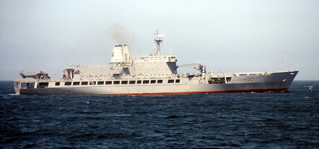 SAS Drakensberg (A301)