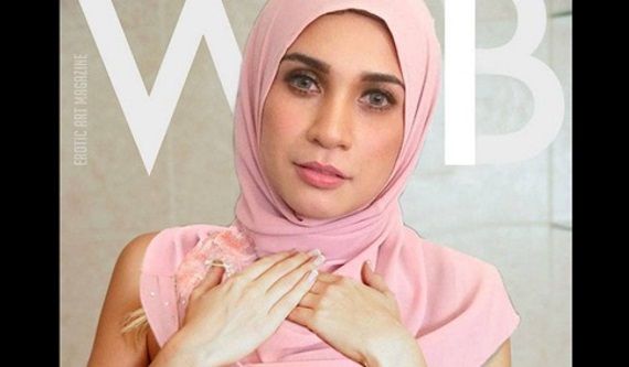 Gambar Pelakon Izreen Azminda memakai Tudung Tapi Tak Pakai Baju Dan Coli Sebagai Model Cover Majalah Bogel Viral Di Tumble