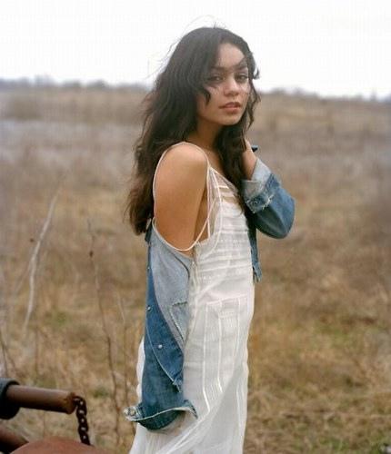 vanessa hudgens outfits. Tagged with: Vanessa Hudgens,