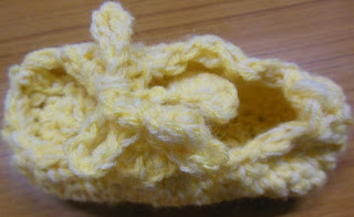 Sweet Nothings Crochet free crochet pattern blog, close up photo of the booties,