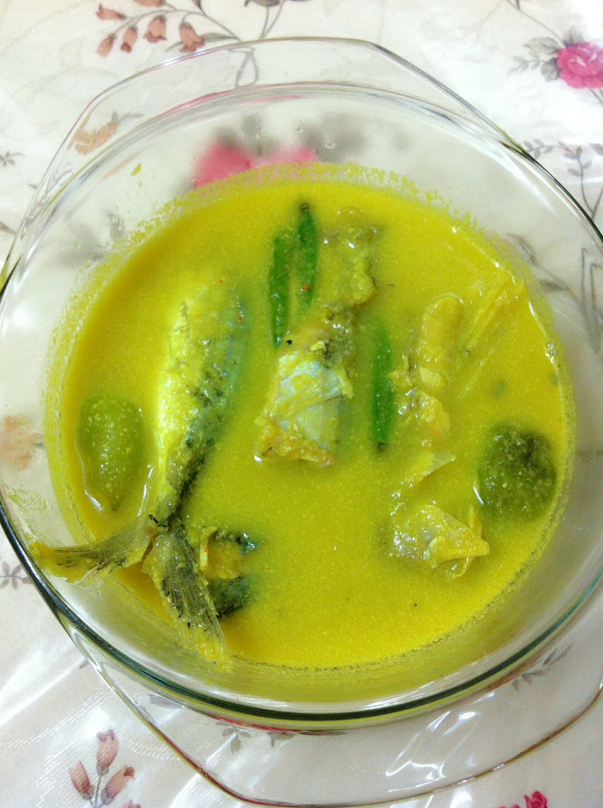 Dapurku Berasap: Masak Lemak Ikan Kembung dan Peria masak 