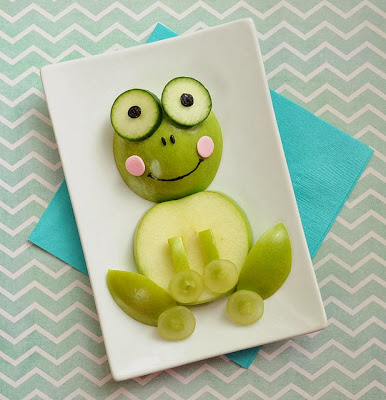 http://www.meetthedubiens.com/2013/07/cute-snack-idea-a-fun-little-froggy.html