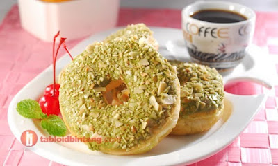 Doughnut With Green Tea Topping