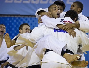 Pinheiros Bicampeão Brasileiro Masculino de Judô de 2011/2012