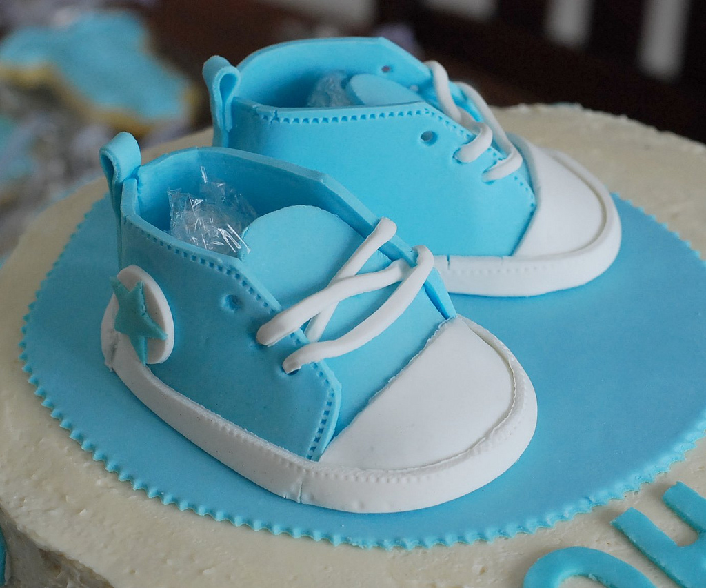 baby shower cake pops centerpieces Baby Converse Cake