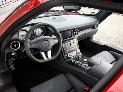 mercedes sls 2011. the new Mercedes SLS AMG,