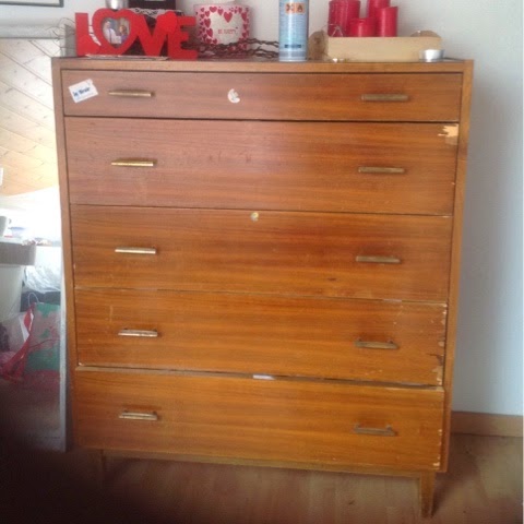 Love this vintage bird dresser. She shows exactly how she painted it....step by step instruction. DIY