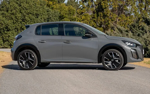 Novo Peugeot 208 2025