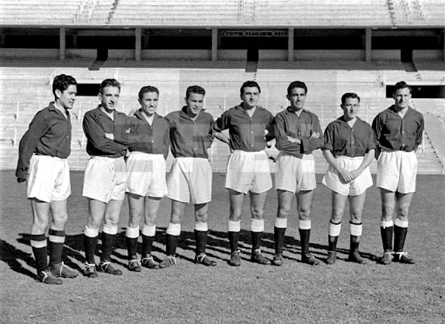 📸SELECCIÓN DE ESPAÑA (SUPLENTES) 📆12 noviembre 1952 ➡️Juncosa, Arsuaga, Sobrado, Mencía, Muñoz, Lesmes II, Montalvo y Pérez Payá. SELECCIÓN DE ESPAÑA (TITULARES) 3 🆚 SELECCIÓN DE ESPAÑA (SUPLENTES) 1 Miércoles 12/11/1952, 11:00 horas. Entrenamiento. Madrid, estadio Chamartín: a puerta cerrada. GOLES: ⚽1-0: 30’, Escudero. ⚽1-1: 50’, Juncosa. ⚽2-1: 73’, Basora. ⚽3-1: 85’, Joseíto.