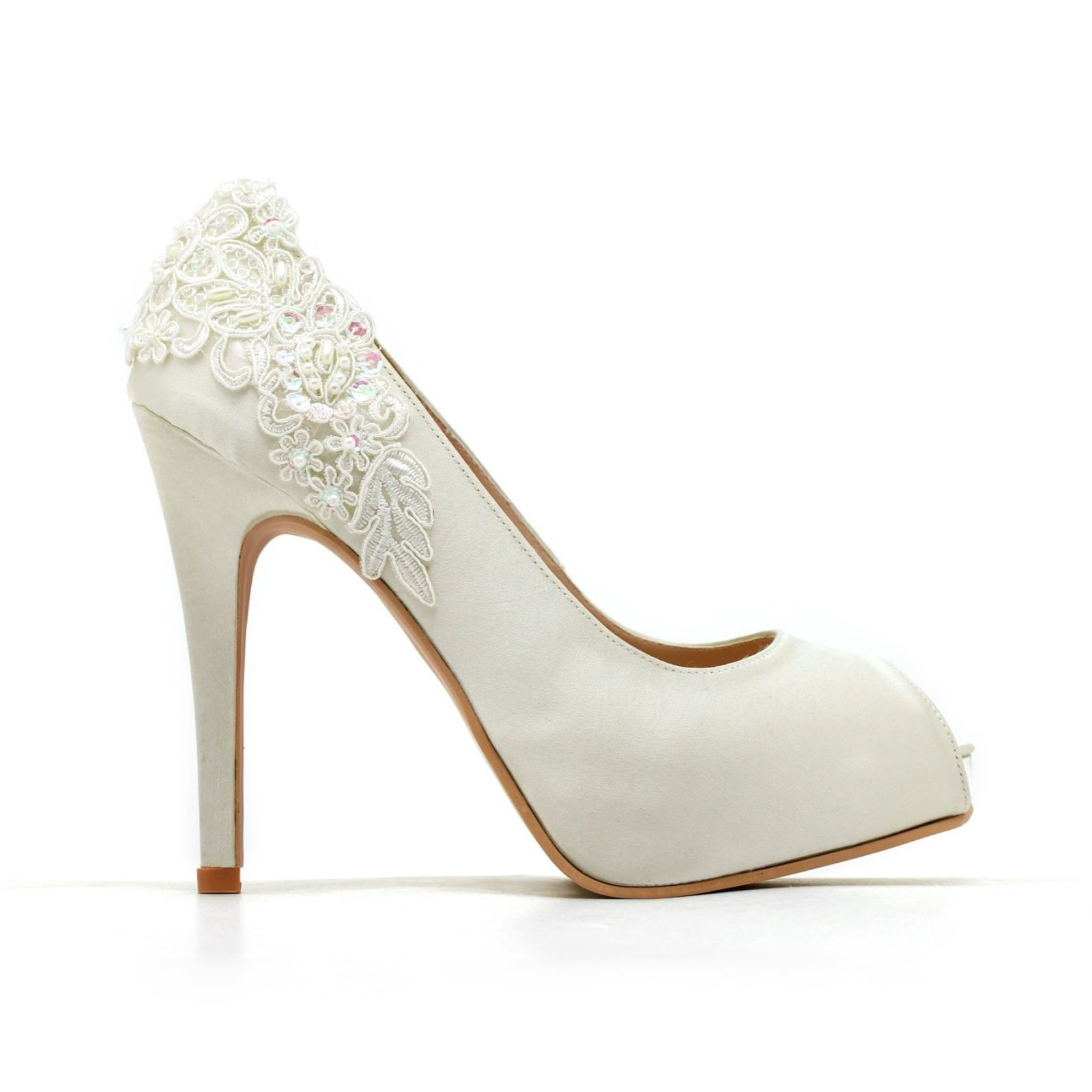 White by Vera Wang Shoes Heels Sandals & Flats David