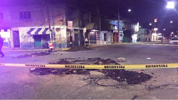 Se abre en Ecatepec socavón de 2 metros