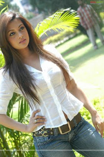 Bollywood Actress Riya Sen Biography, Riya Sen Indian model Filmography