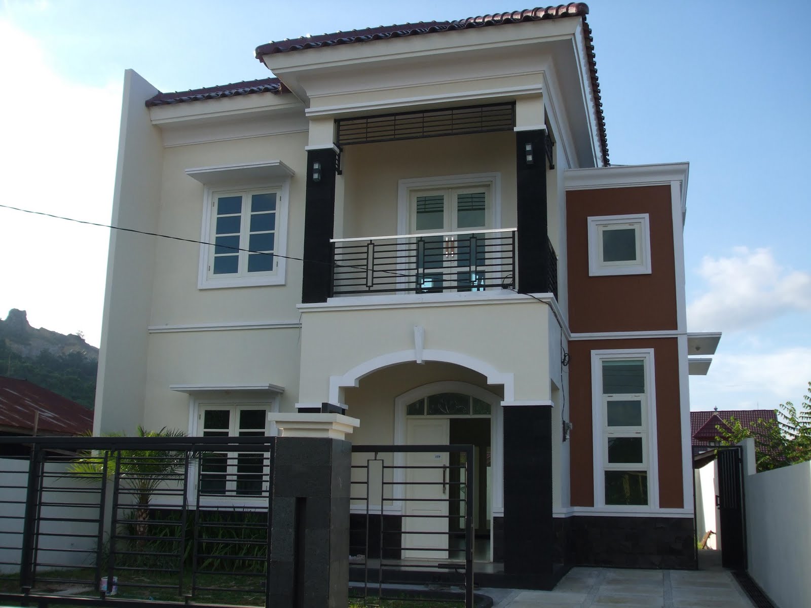 Rumah 2 Lantai Atap Limas Rumah Minimalis Idaman