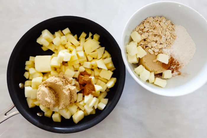 prepping apples and oat crumble