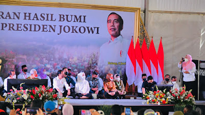 Ribuan Petani Bahagia, Gema Perhutanan Sosial Pastikan Berdiri dan Bersatu Di Belakang Presiden Jokowi 