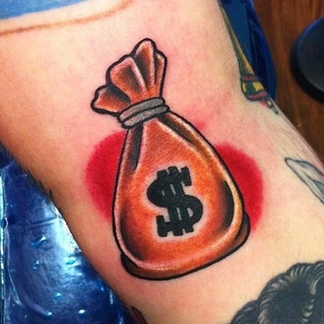 foto de tatuajes con dinero