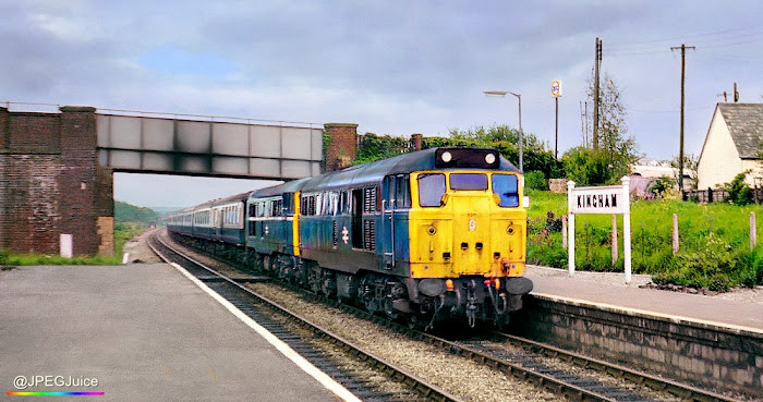 31419 and 31413 at Kingham Station 1981