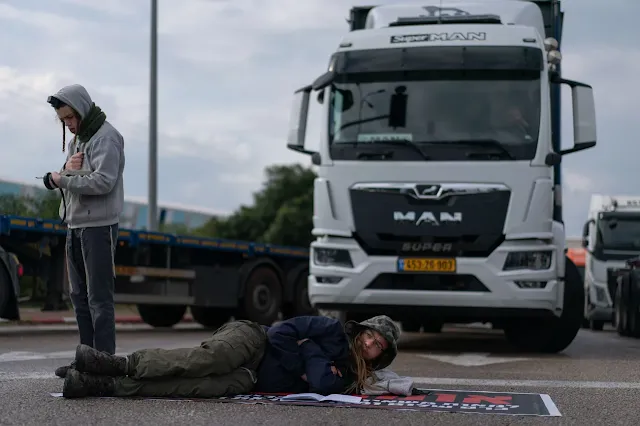 Israeli protesters are blocking humanitarian aid to Gaza