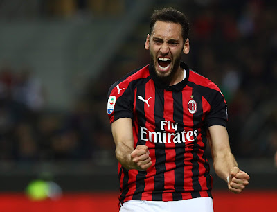 ARSENAL BERENCANA DATANGKAN CALHANOGLU DARI AC MILAN DENGAN STATUS PINJAM